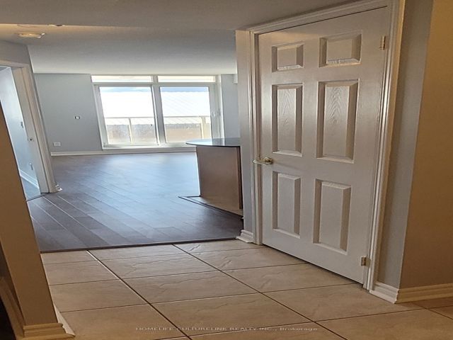 305 - 18 Kenaston Gdns