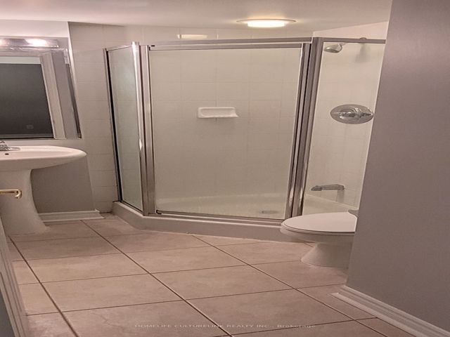 305 - 18 Kenaston Gdns