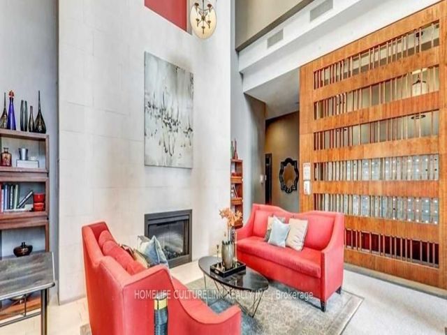 305 - 18 Kenaston Gdns