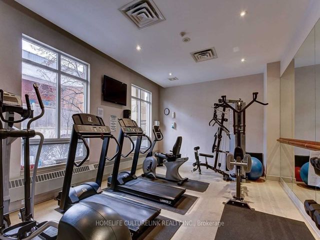 305 - 18 Kenaston Gdns