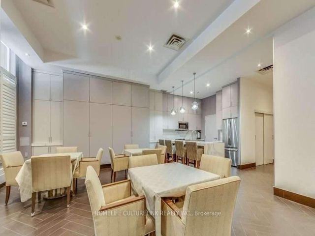 305 - 18 Kenaston Gdns
