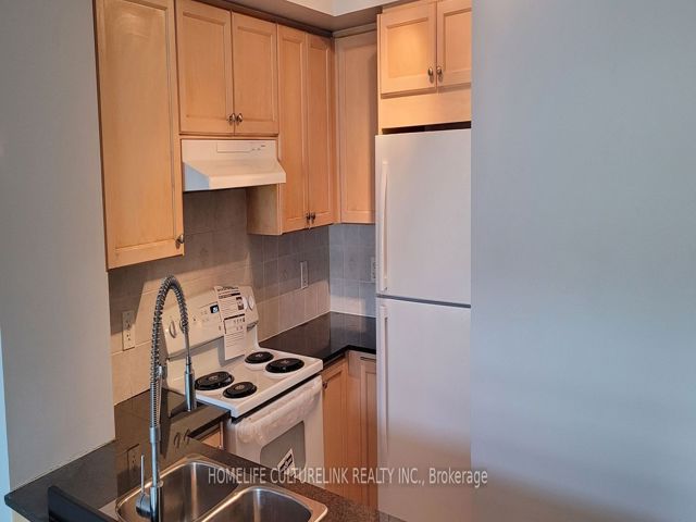 305 - 18 Kenaston Gdns
