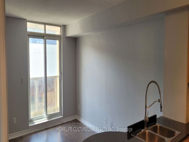 305 - 18 Kenaston Gdns