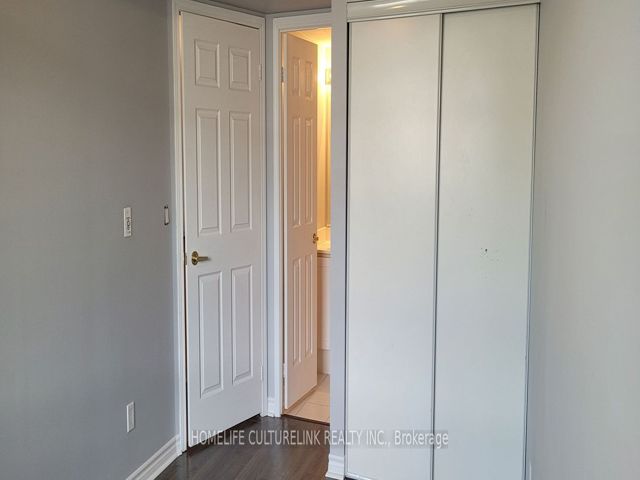 305 - 18 Kenaston Gdns