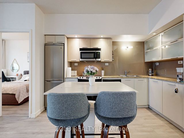 3306 - 25 Capreol Crt