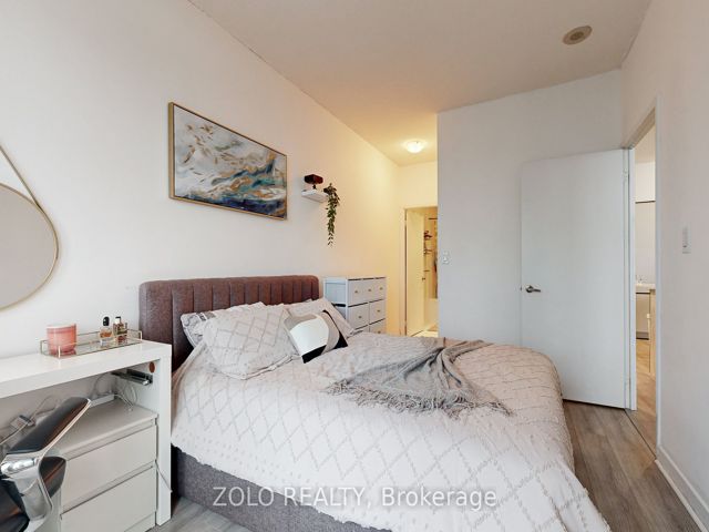 3306 - 25 Capreol Crt