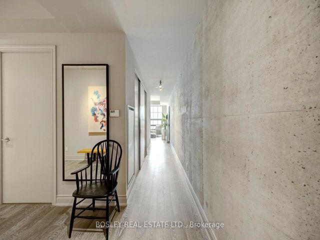 709 - 608 Richmond St W