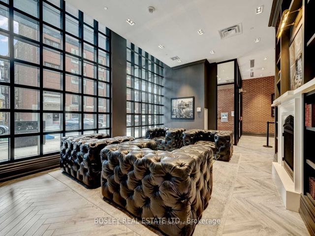 709 - 608 Richmond St W