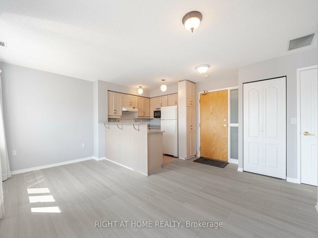 306 - 1387 Bayview Ave