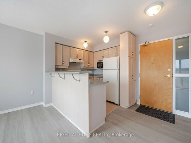 306 - 1387 Bayview Ave