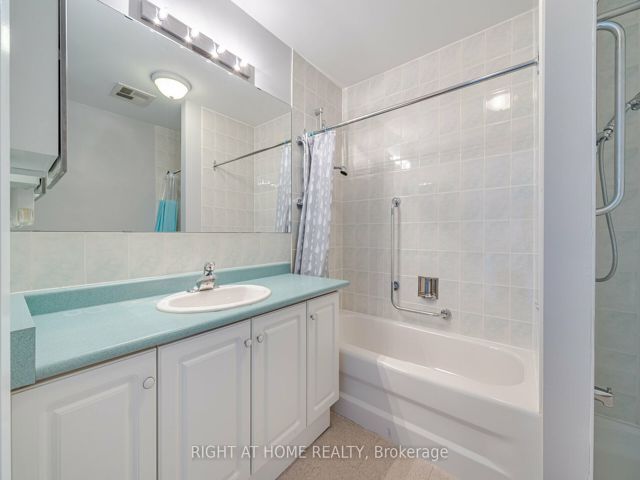 306 - 1387 Bayview Ave