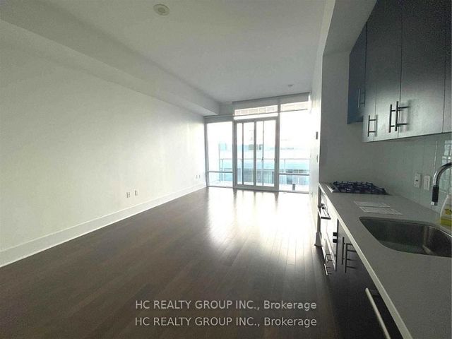 1002 - 29 Queens Quay E