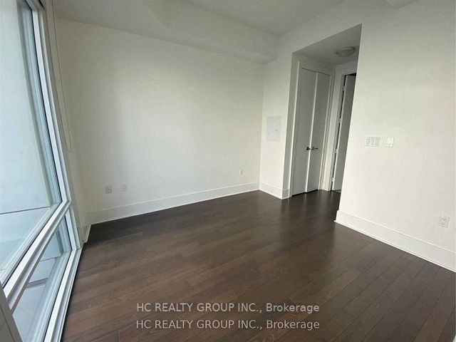 1002 - 29 Queens Quay E