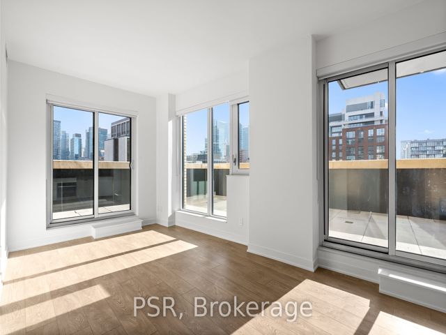 824 - 543 Richmond St W