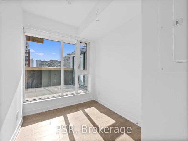 824 - 543 Richmond St W