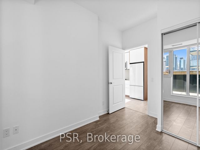 824 - 543 Richmond St W