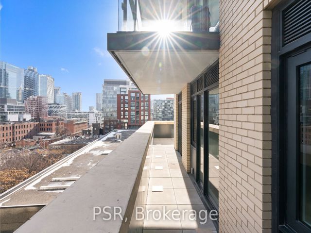 824 - 543 Richmond St W