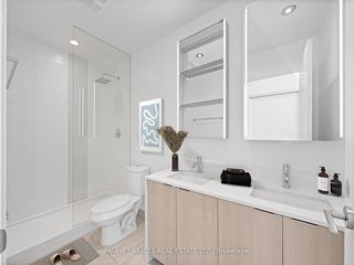 PH01 - 25 Montgomery Ave