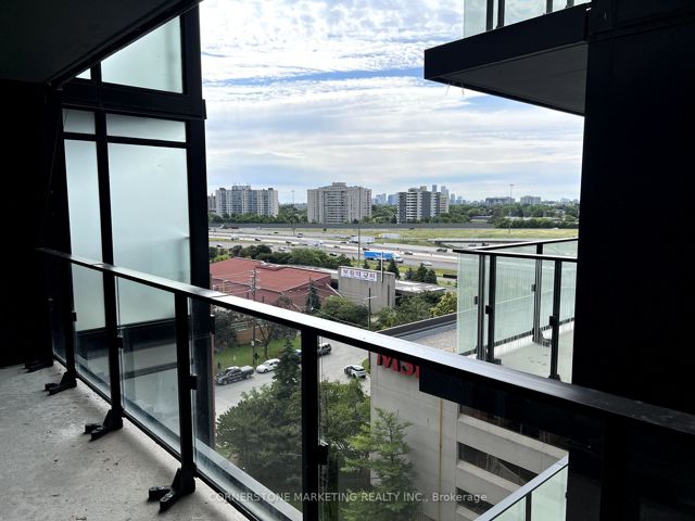 910 - 8 Tippett Rd