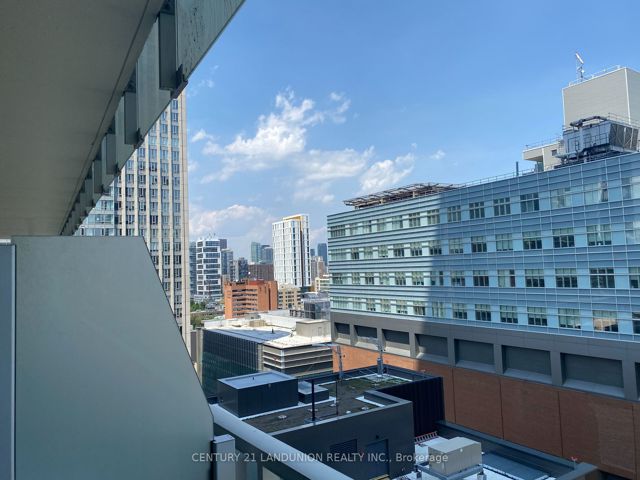 1604 - 197 Yonge St
