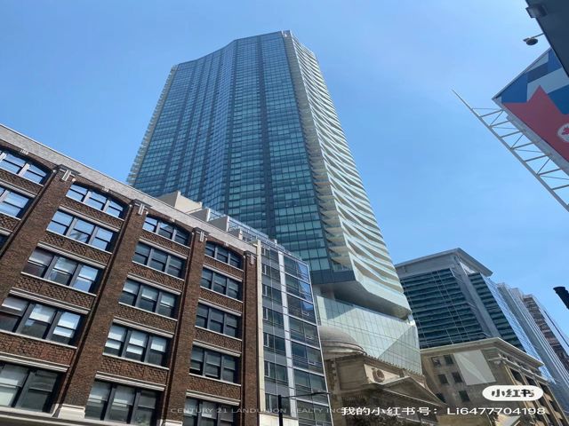 1604 - 197 Yonge St