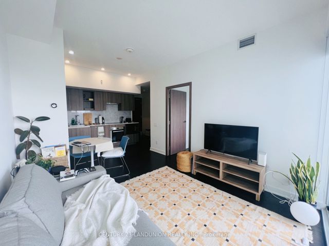 3503 - 17 Bathurst St