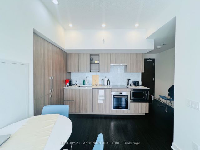 3503 - 17 Bathurst St