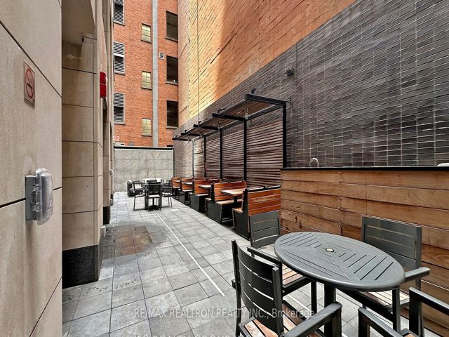 311 - 70 Temperance St