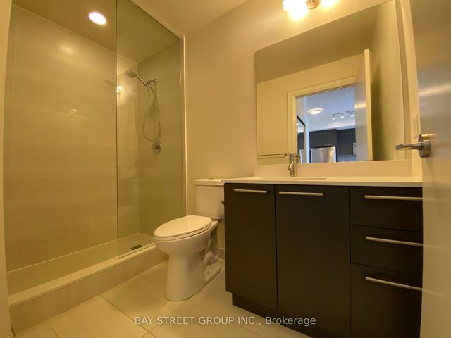 2007 - 30 Roehampton Ave