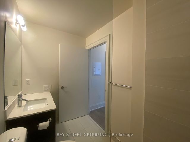 2007 - 30 Roehampton Ave