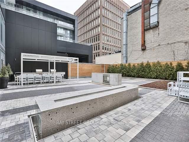 2007 - 30 Roehampton Ave