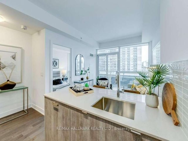 606 - 181 Bedford Rd
