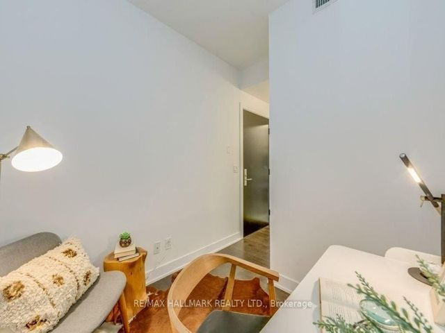 606 - 181 Bedford Rd