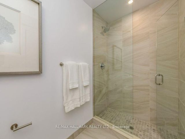 606 - 181 Bedford Rd