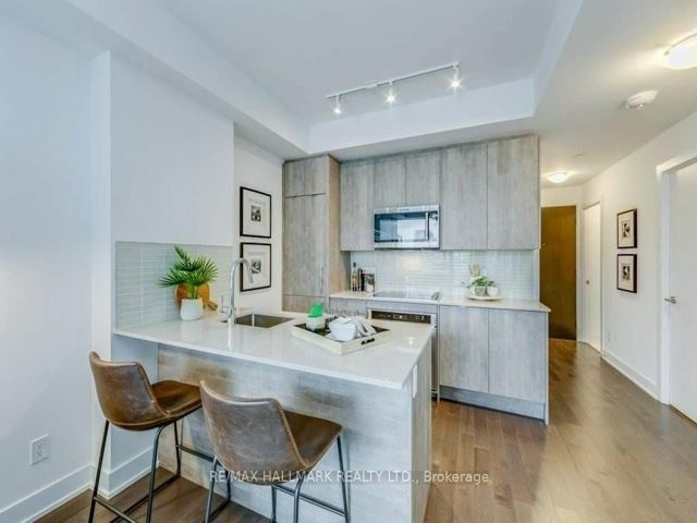 606 - 181 Bedford Rd
