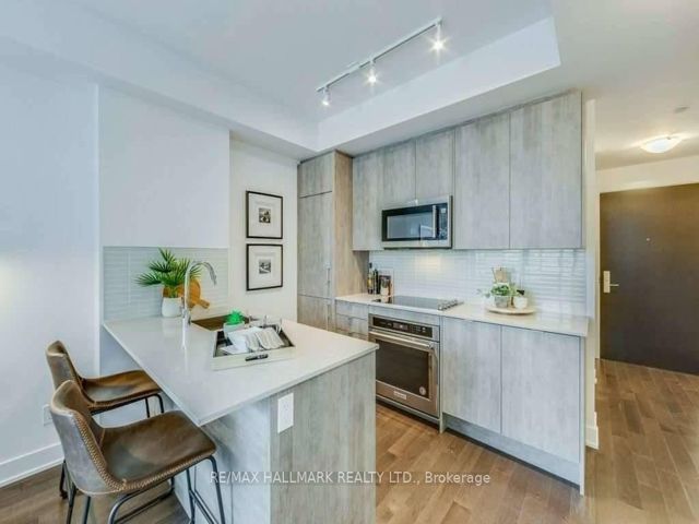 606 - 181 Bedford Rd