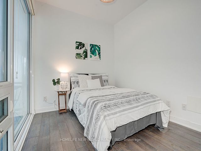 809 - 42 Charles St E