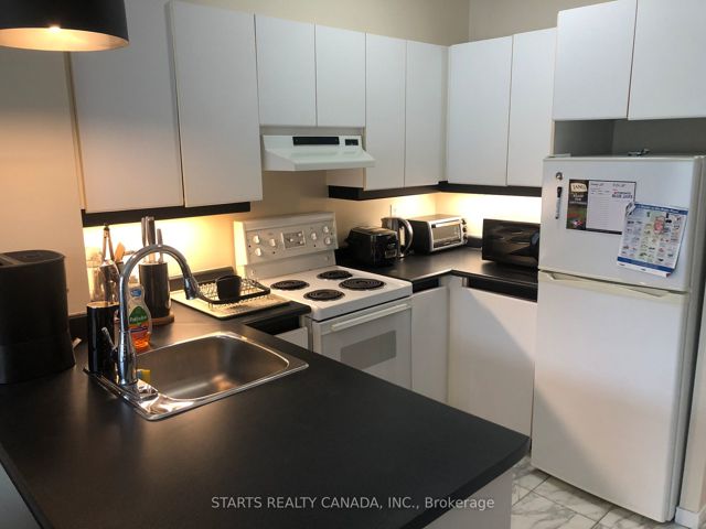 1602 - 7 King St E