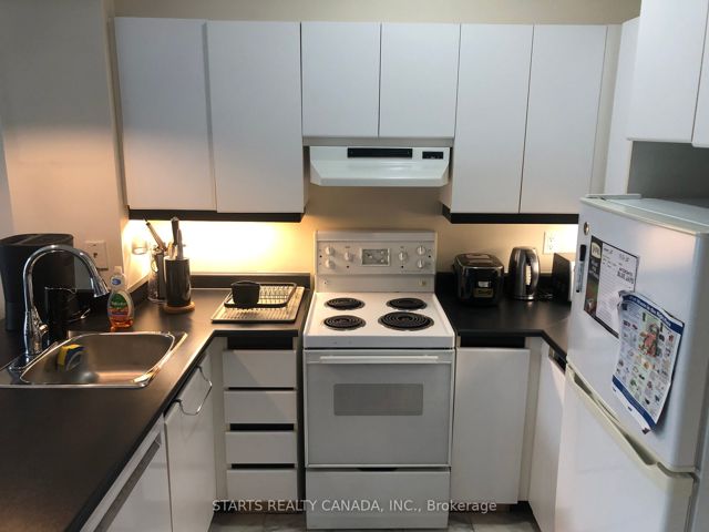 1602 - 7 King St E