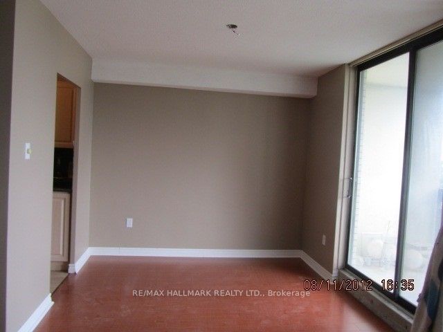 1211 - 260 Seneca Hill Dr