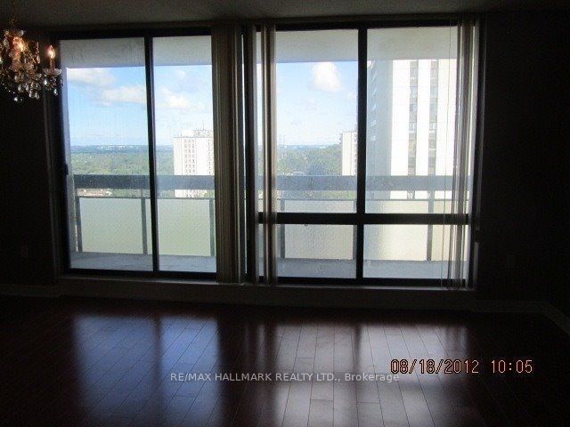 1211 - 260 Seneca Hill Dr