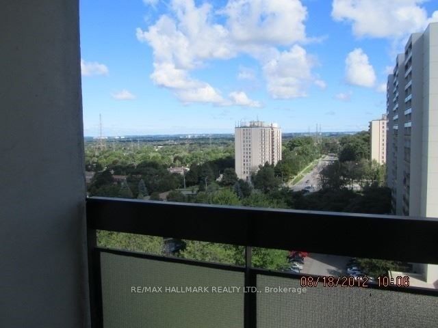 1211 - 260 Seneca Hill Dr