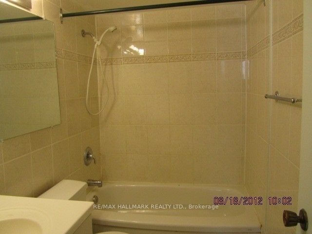 1211 - 260 Seneca Hill Dr