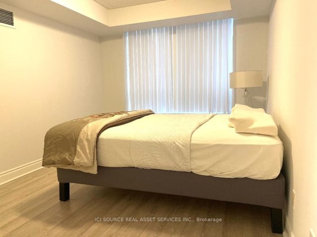 519 - 15 Northtown Way