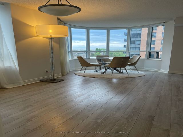 519 - 15 Northtown Way