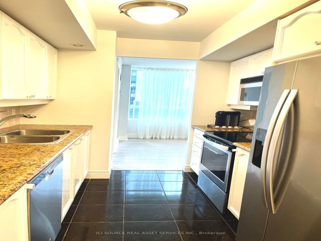 519 - 15 Northtown Way