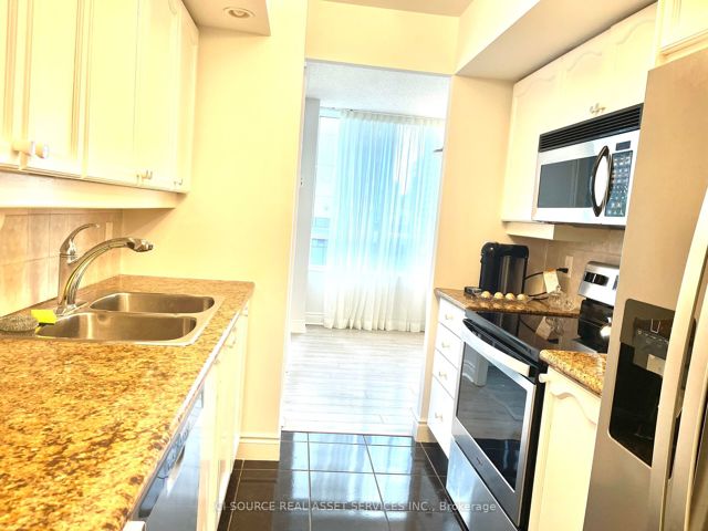 519 - 15 Northtown Way