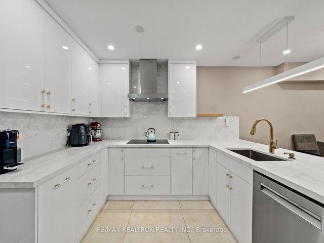 1501 - 130 Neptune Dr