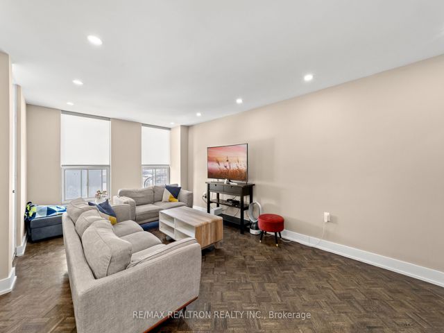 1501 - 130 Neptune Dr