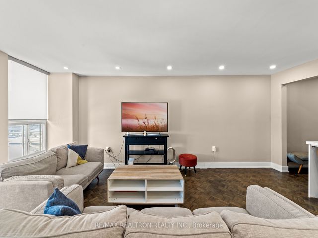 1501 - 130 Neptune Dr